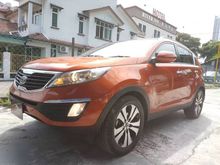 2011 Kia Sportage 2.0(A) New Facelift AWD Model - 1 Lady Owner Daylight Panaromic Roof Push Start Button Keyless Entry Superb Condition Like New