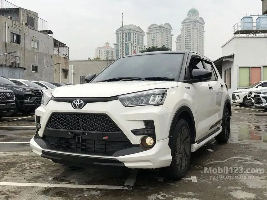 Jual Mobil Toyota Raize 2024 GR Sport 1.0 di Jawa Timur Automatic Wagon Putih Rp 233.300.000