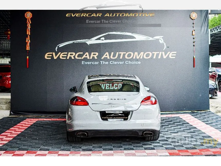 2011 Porsche Panamera 4 Hatchback