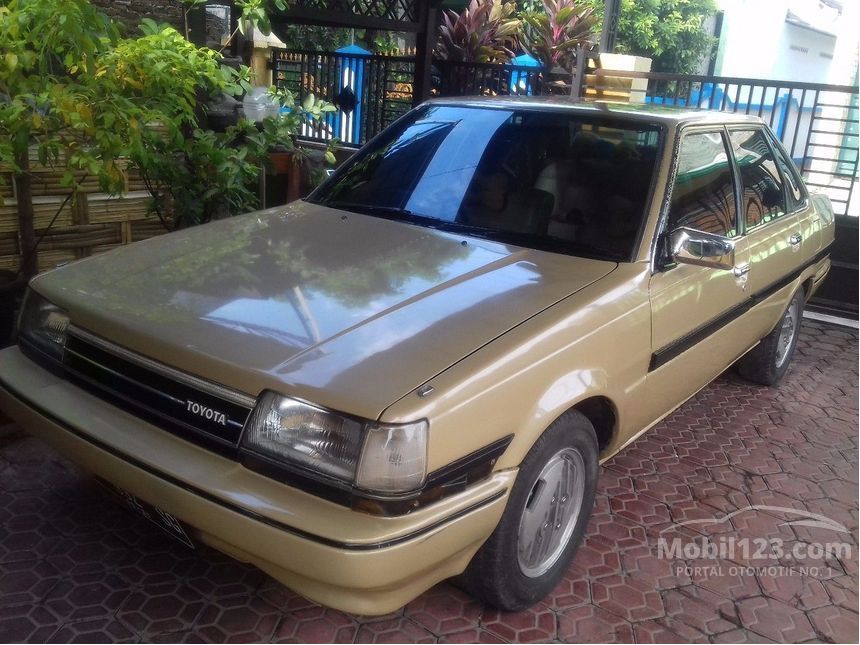  Jual  Mobil  Toyota  Corona  1986 1 6 di Jawa Timur Manual 