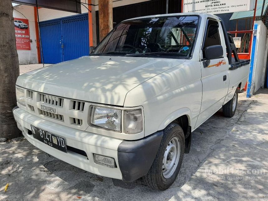 Jual Mobil Isuzu Pickup  2013 Standard 2 5 di Jawa  Timur 