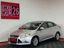 ORI2012 Ford Focus 2.0 TITANIUM PLUS SUNROOF ONE OWNER / KEYLESS ENTRY & PUSH START