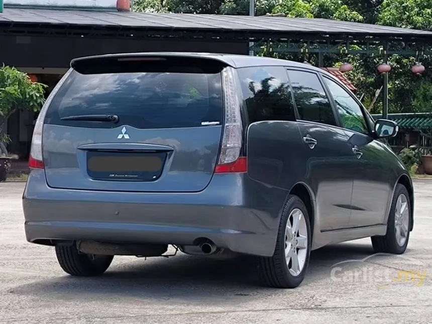 2009 Mitsubishi Grandis MPV