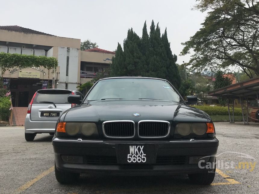 1999 BMW 728i Sedan
