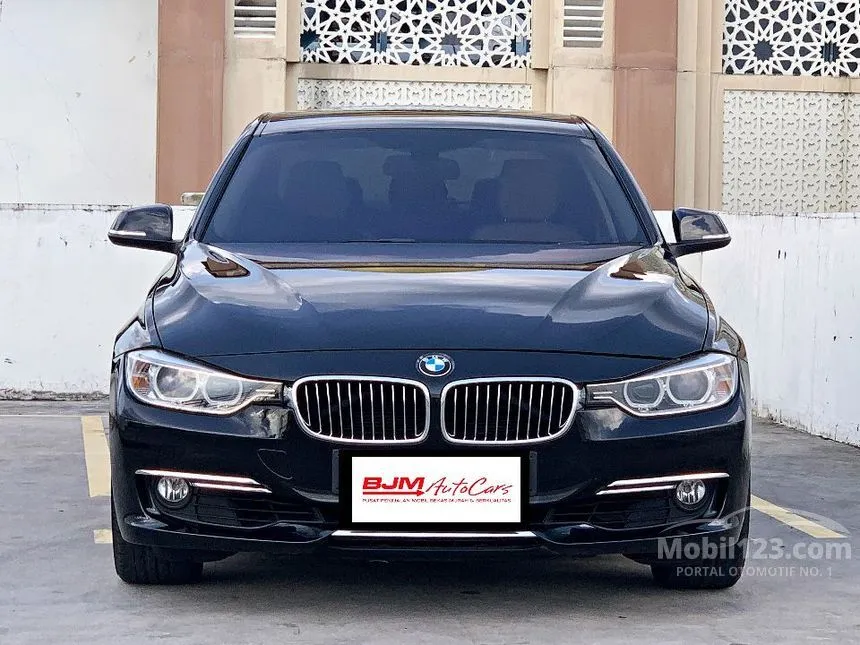 Jual Mobil BMW 320i 2013 Luxury 2.0 di DKI Jakarta Automatic Sedan Hitam Rp 270.000.000