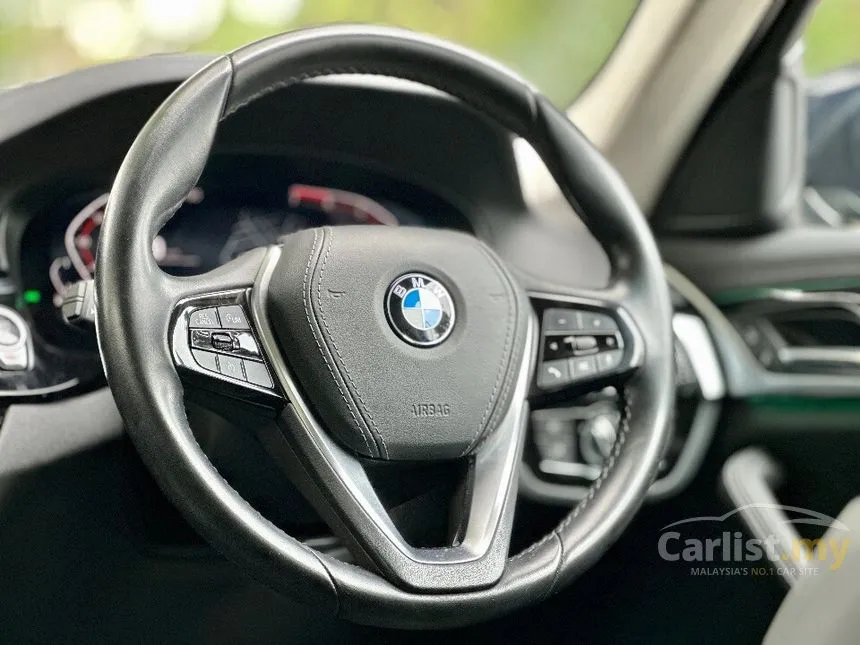 2020 BMW 520i Luxury Sedan