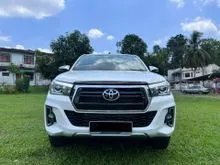 4X4 Toyota Hilux 2.8 L-Edition PREMIUM FULL SPEC Pickup Truck NO OFF ROAD CONDITION LIKE NEW