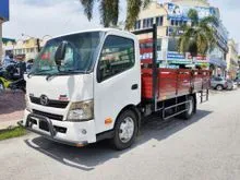 2019 HINO 300 XZU710R 4.0CC (M) / 14 KAKI CARGO WOODEN / 14FT CARGO / LOW INTEREST & DEPOSIT / BODY PAINT DONE NEW (25 YEARS IN INDUSTRY)