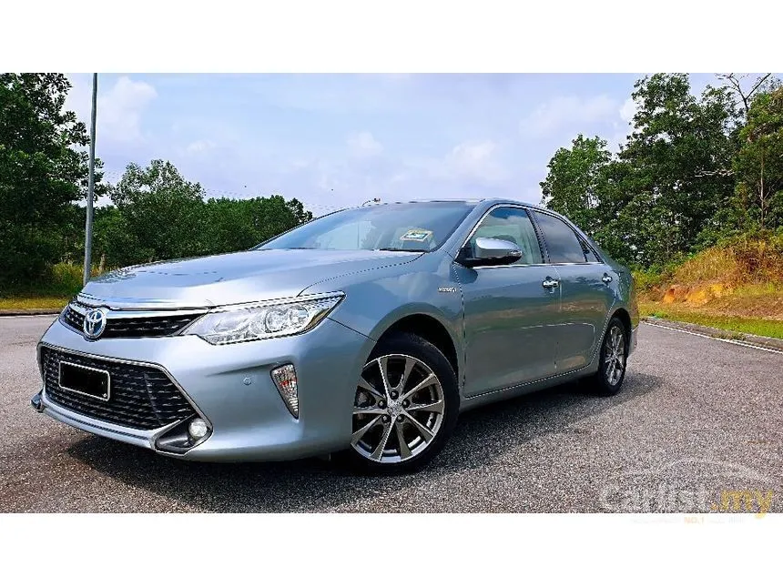 2017 Toyota Camry Hybrid Premium Sedan