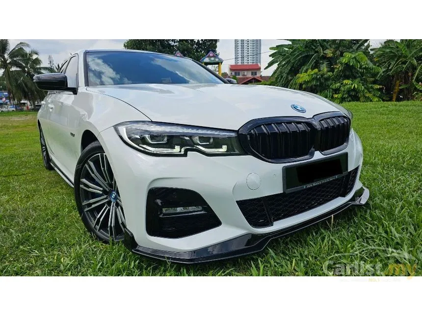 2023 BMW 330e M Sport Sedan
