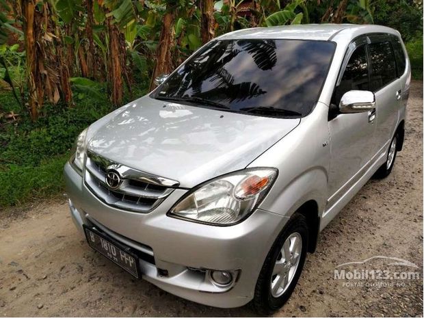 Toyota Avanza Mobil bekas dijual di Jawa-barat Indonesia 