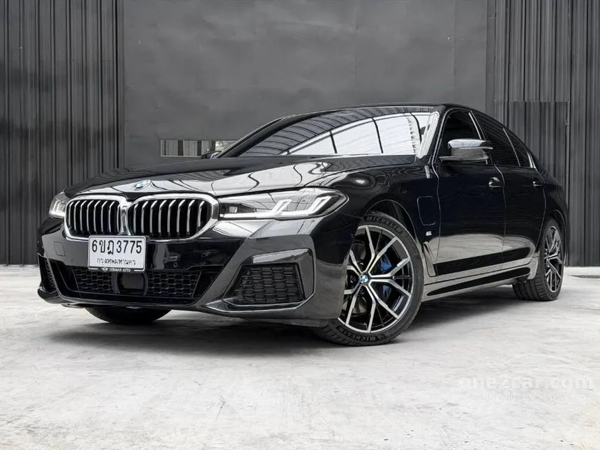 2021 BMW 530e M Sport Sedan