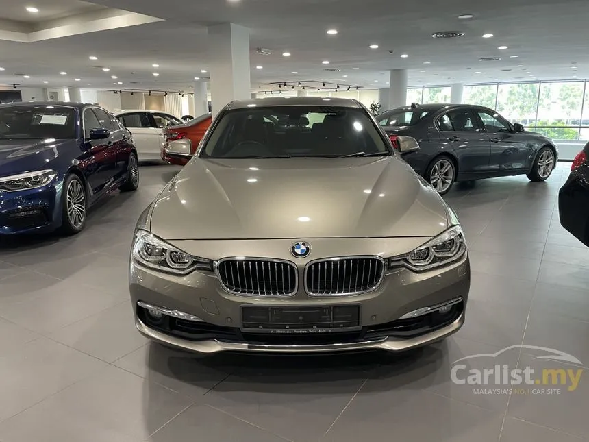 2016 BMW 318i Luxury Sedan