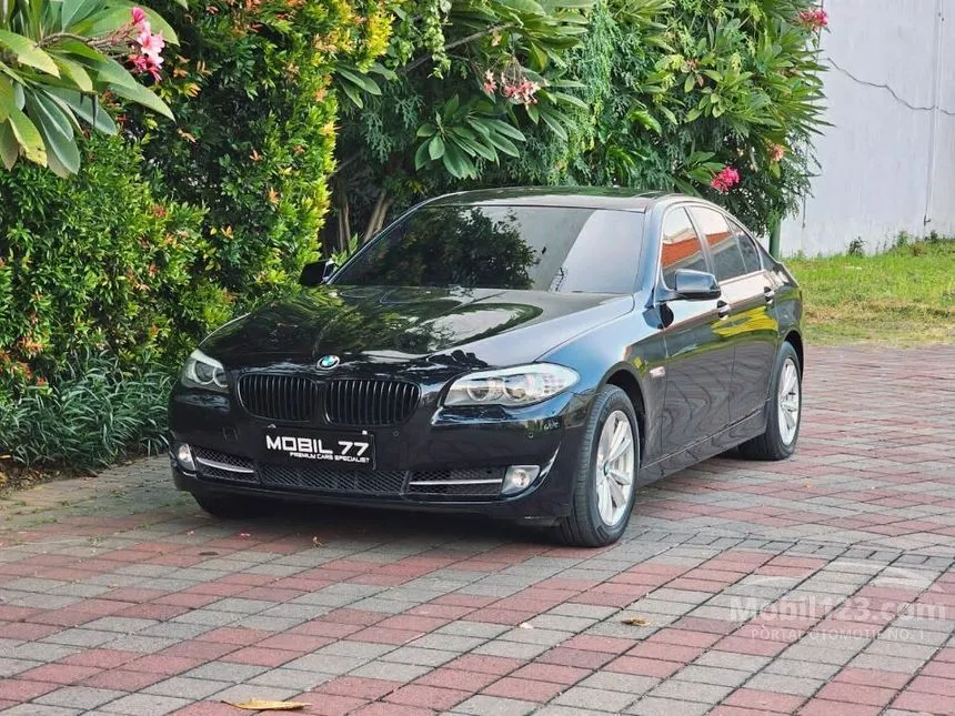 Jual Mobil BMW 520i 2012 Luxury 2.0 di Jawa Timur Automatic Sedan Hitam Rp 300.000.000