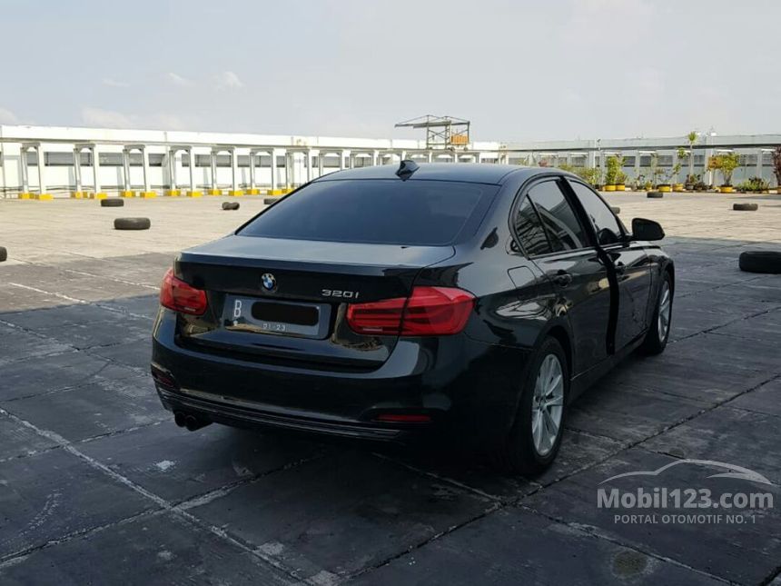 Jual Mobil BMW 320i 2018 Sport 2.0 di DKI Jakarta Automatic Sedan Hitam ...