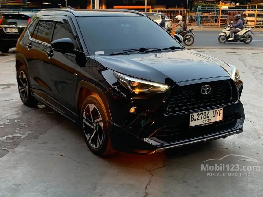 2023 Toyota Yaris Cross S HV (2 Tone) SUV