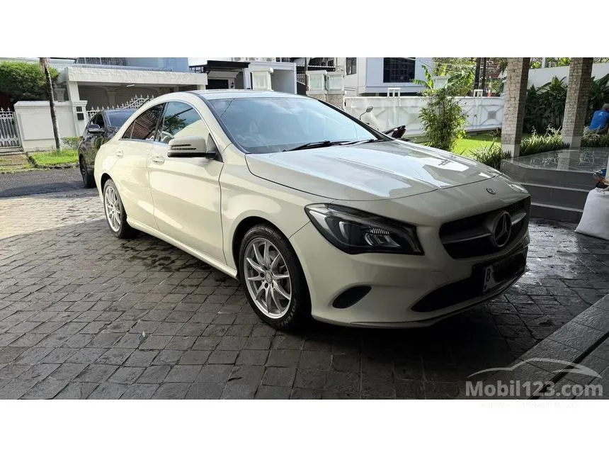 2016 Mercedes-Benz CLA200 Urban Coupe