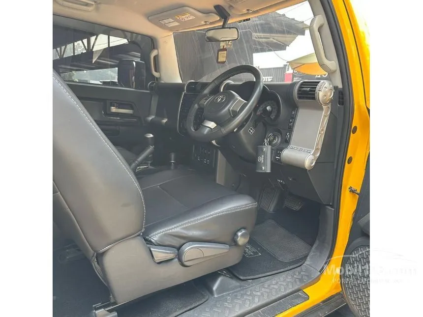 2017 Toyota FJ Cruiser SUV