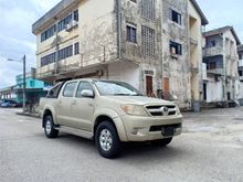 2005 Toyota Hilux 2.5 G Pickup Truck