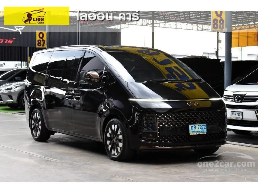2022 Hyundai Staria Premium Van