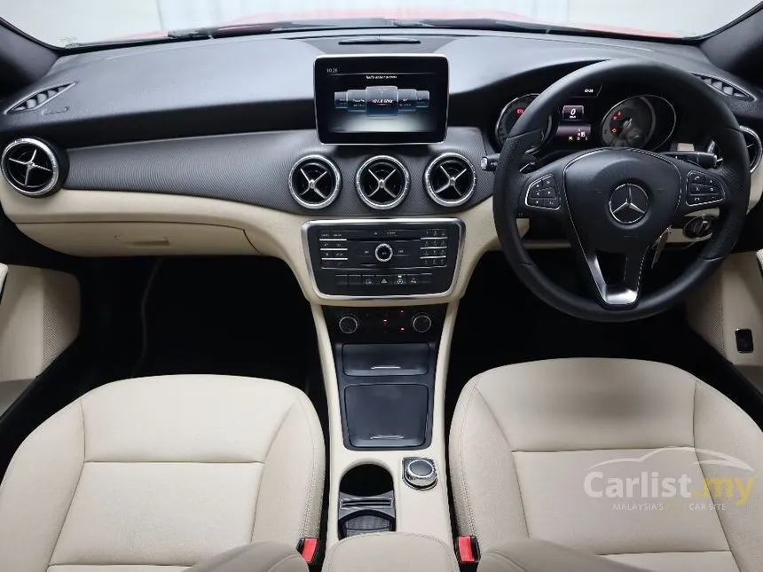 2015 Mercedes-Benz CLA200 Sedan