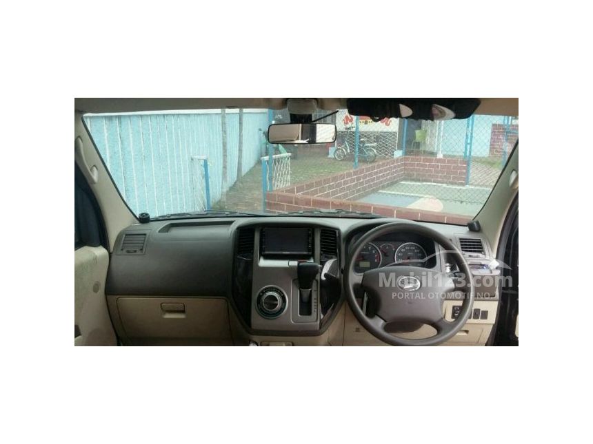 2009 Daihatsu Luxio X MPV