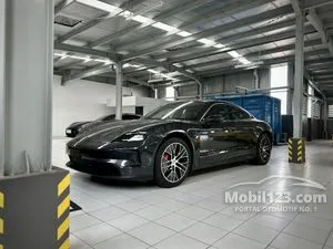 2024 Porsche Taycan 4S Performance Battery Sedan