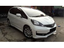 Honda Jazz RS Facelift, AT, Putih Metalik (2013) TDP 12 jt No. Ganjil