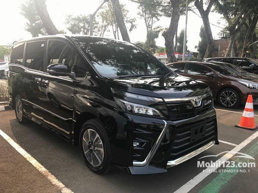 Jual Mobil  Toyota  Voxy 2019 R80 2 0 di Jawa Barat 