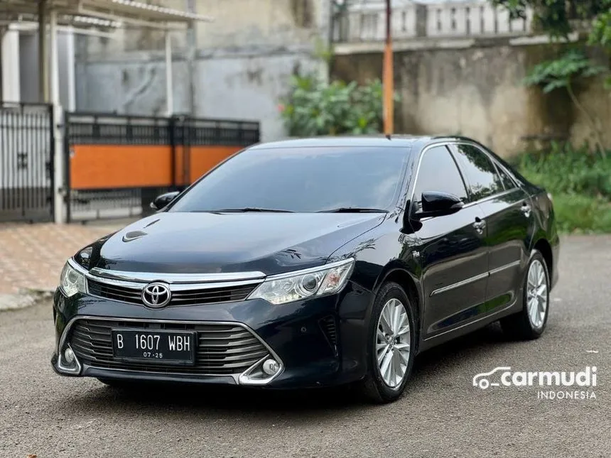 2016 Toyota Camry V Sedan