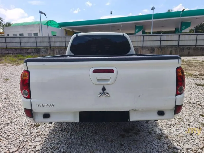 2014 Mitsubishi Triton Lite Dual Cab 4X2 Pickup