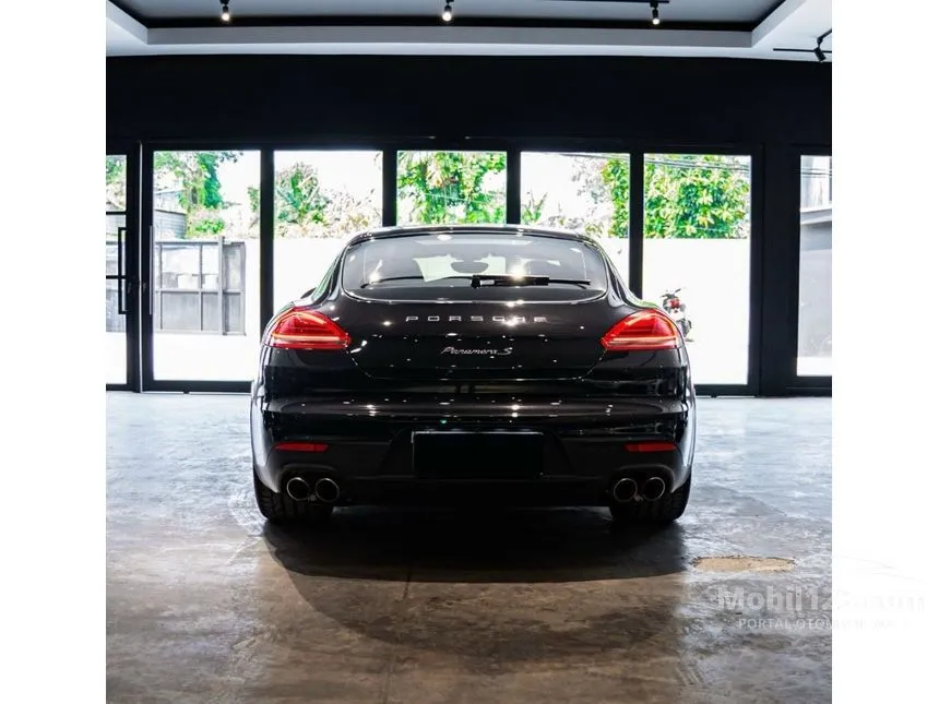 2013 Porsche Panamera S Hatchback