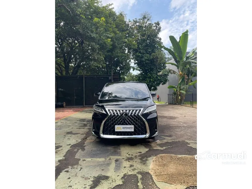 2022 Lexus LM 350 4 Seater MPV