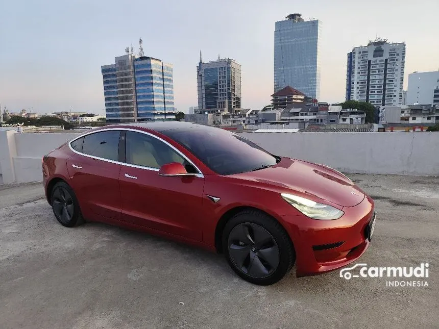 2019 Tesla Model 3 Standard Range Sedan