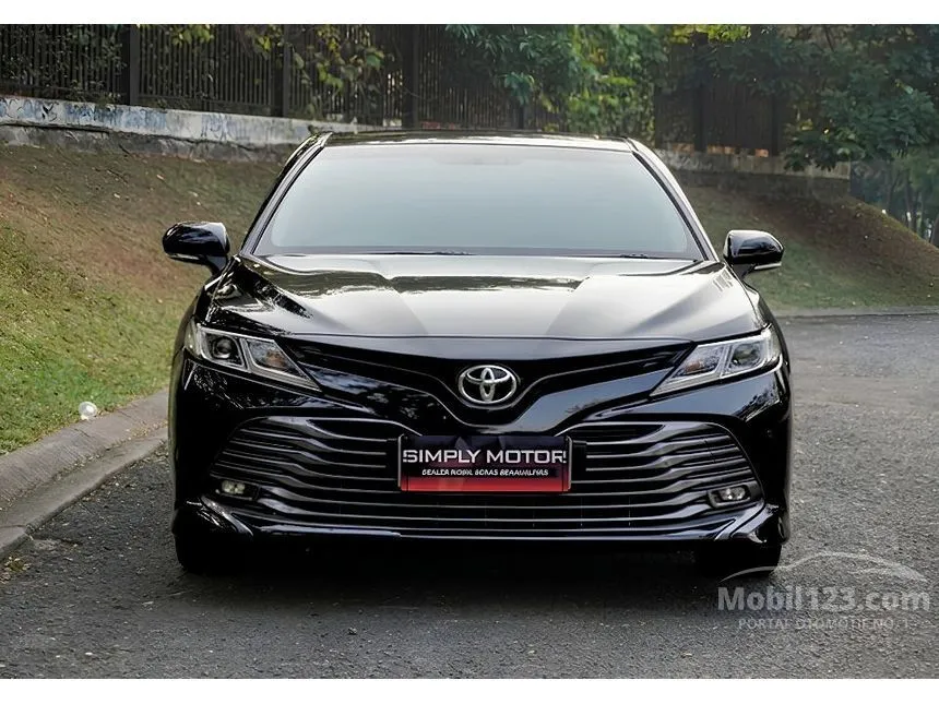 2019 Toyota Camry V Sedan