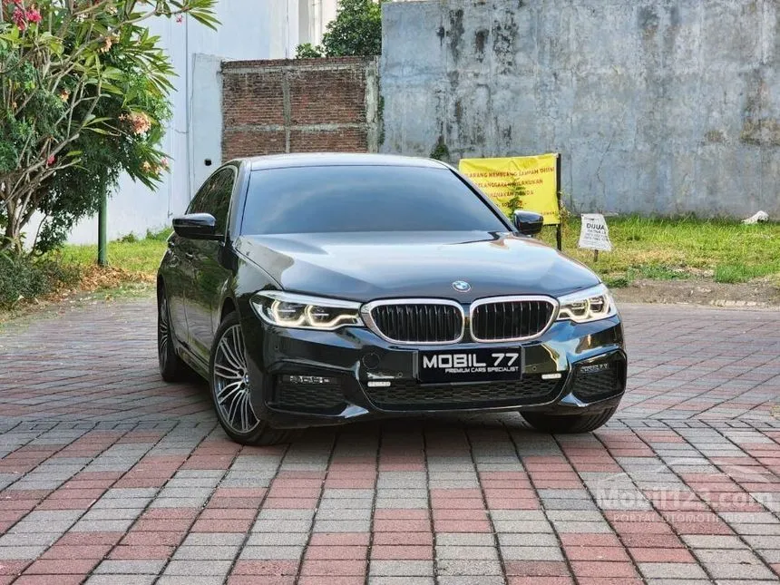 Jual Mobil BMW 530i 2020 M Sport 2.0 di Jawa Timur Automatic Sedan Hitam Rp 800.000.000