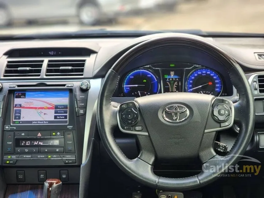 2016 Toyota Camry Hybrid Premium Sedan