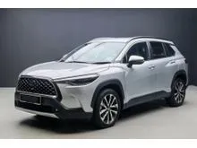 2022 Toyota Corolla Cross 1.8 V SUV 28k km Full Service Record Under Toyota Warranty until April 2027 Tip Top Condition ToyotaCross CorollaCross