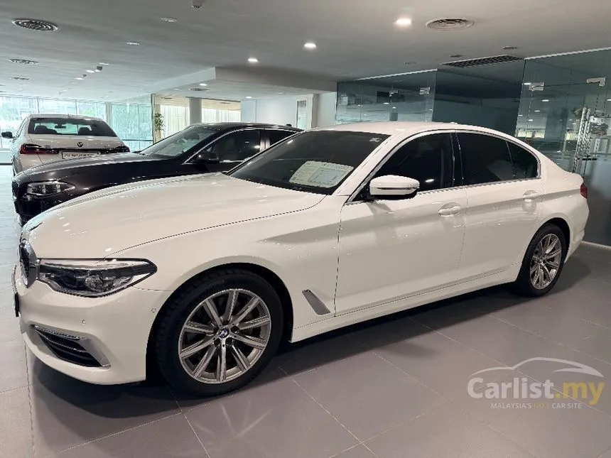 2019 BMW 520i Luxury Sedan