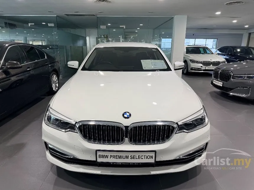 2019 BMW 520i Luxury Sedan