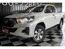 2015 Toyota Hilux Revo 2.4 SMARTCAB Prerunner E Pickup MT