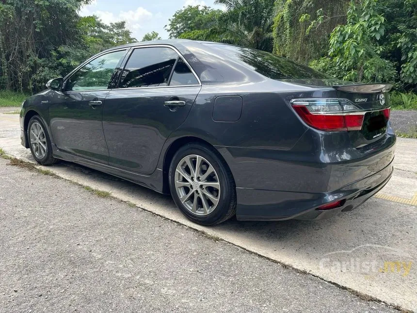 2017 Toyota Camry Hybrid Luxury Sedan