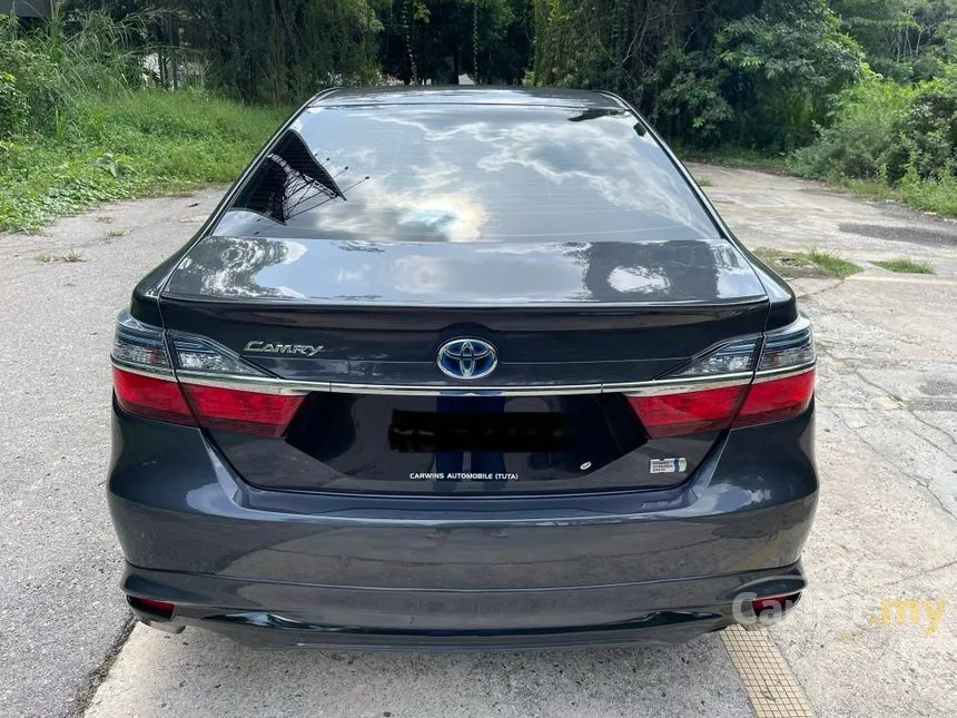 2017 Toyota Camry Hybrid Luxury Sedan