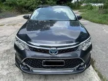 2017 Toyota Camry 2.5 Hybrid Luxury Sedan