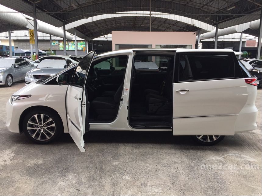 Toyota estima 2018