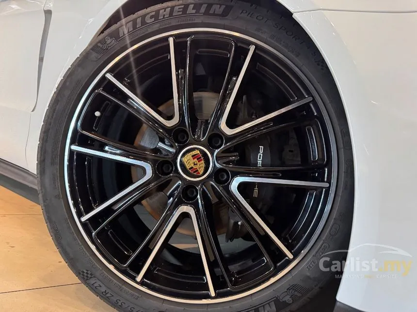 2022 Porsche Panamera Hatchback