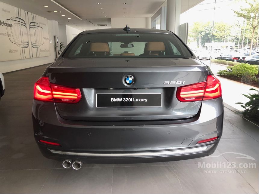 Jual Mobil BMW 320i 2018 Luxury 2.0 di DKI Jakarta Automatic Sedan Abu ...