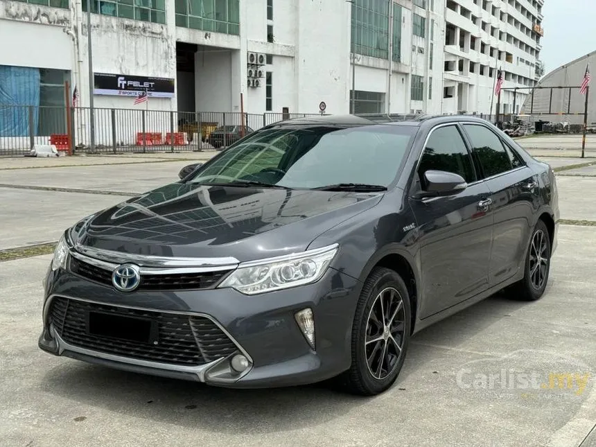 2016 Toyota Camry Hybrid Sedan