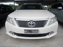 2013 Toyota Camry 2.0 G Sedan -- WELL MAINTAINED --
