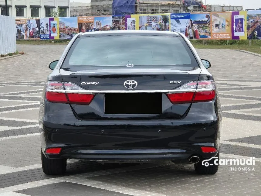 2017 Toyota Camry V Sedan